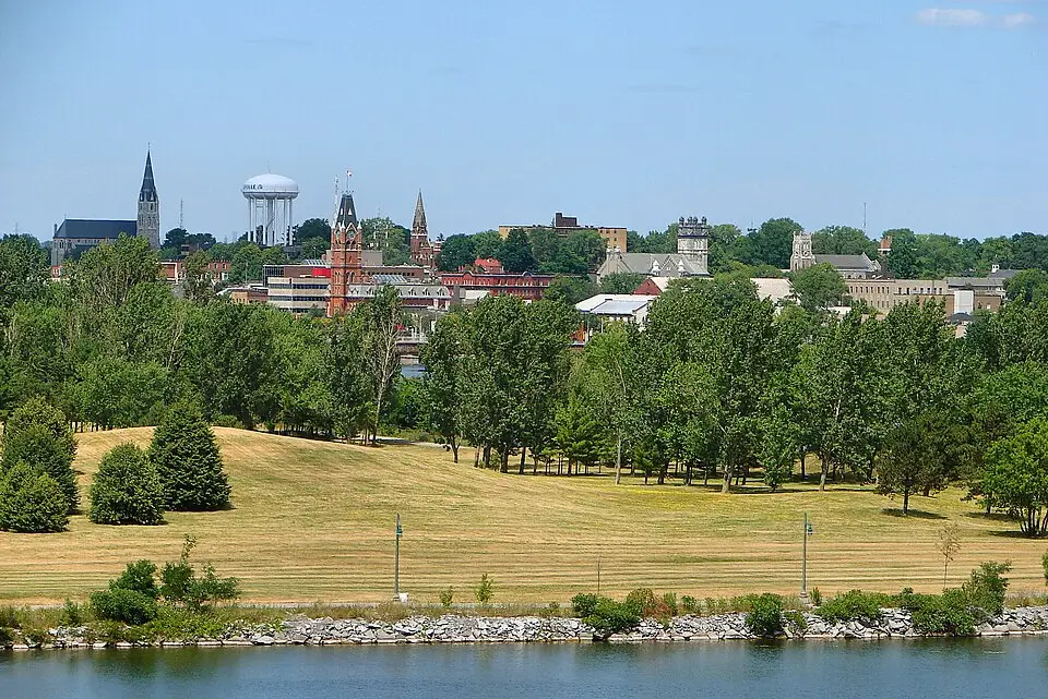 Trusted security guard services in Belleville, Ontario - 24/7 protection for businesses and residences