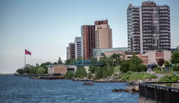 Top-rated security guard services in Windsor, Ontario - 24/7 home and business protection